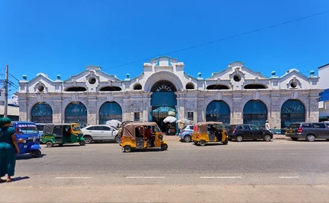 mombasa spice market with tuktuk in front