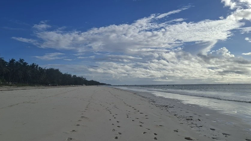 view of indian ocean at diani beach